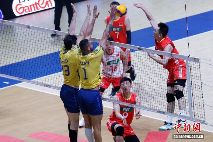 巴西逆转击败中国，中国男排在1／4决赛无缘世界