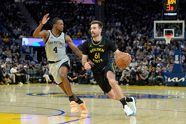 三场焦点战引爆明日篮球盛宴