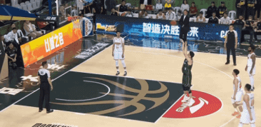 南京同曦绝杀江苏男篮 末节四罚全失引争议