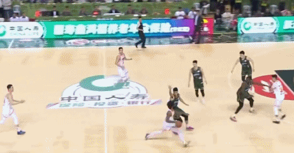 南京同曦绝杀江苏男篮 末节四罚全失引争议